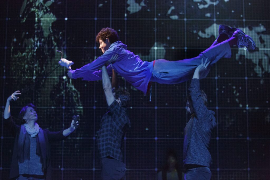 The Curious Incident of the Dog in the Night-Time at the Ahmanson in DTLA & it is a mesmerizing high tech journey into a chaotic mind