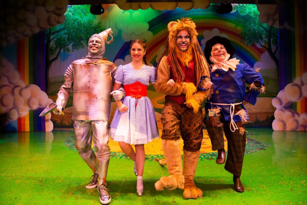 The Wonderful Winter of Oz is a refreshing modern twist on the iconic classic done in the interactive & thoroughly entertaining British Panto Style