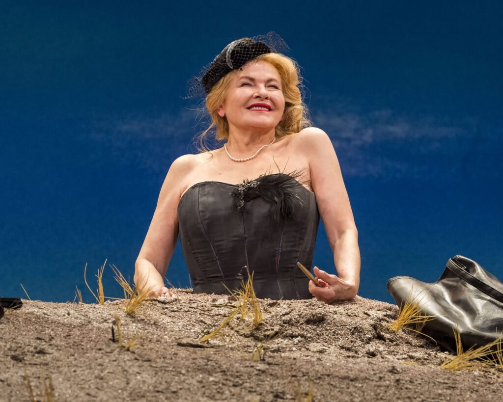 Dianne Wiest shows off her stellar acting chops in 'Happy Days' at the Mark Taper Forum now playing through June 30, 2019